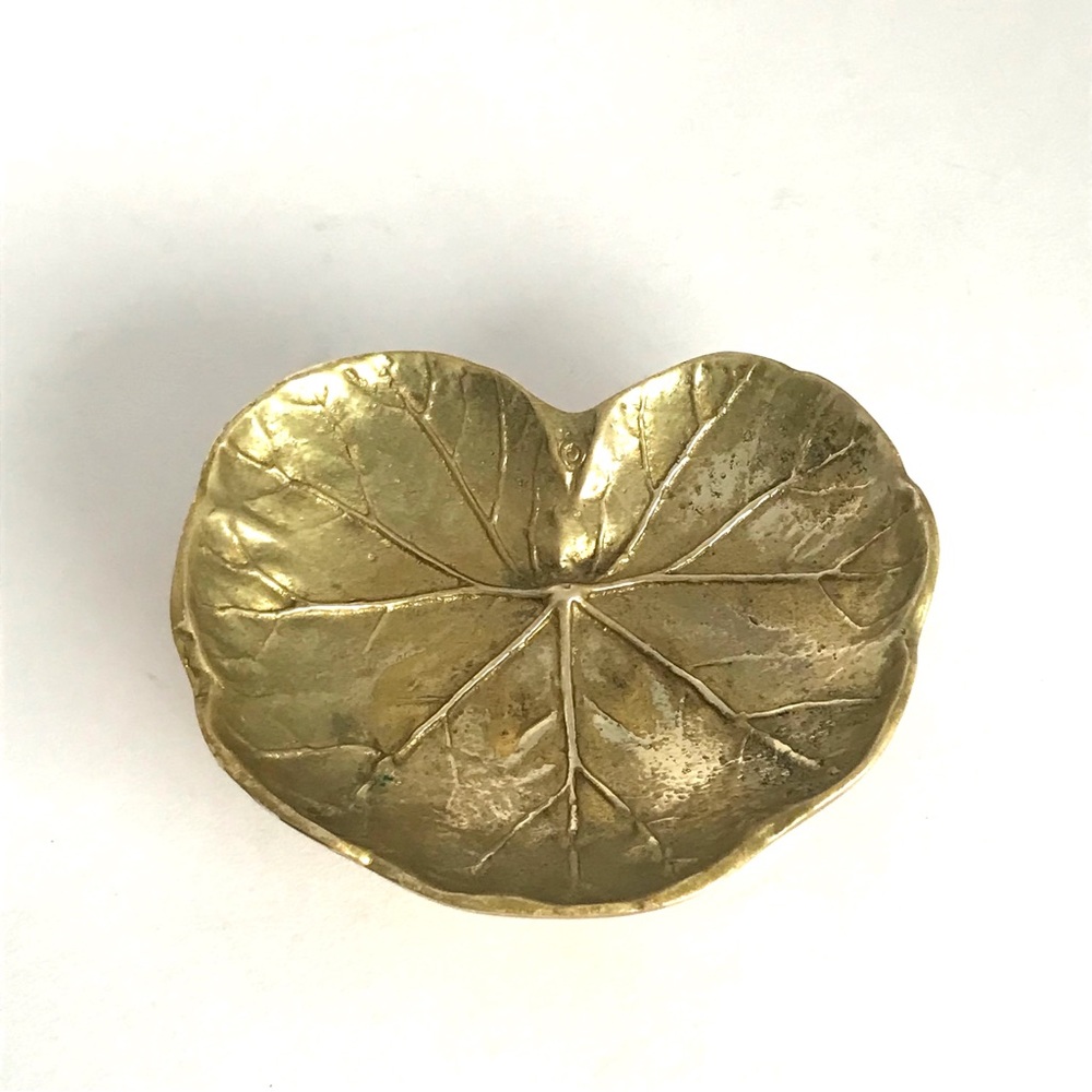 Vintage Virginia Metalcrafters Brass Geranium Leaf Tray